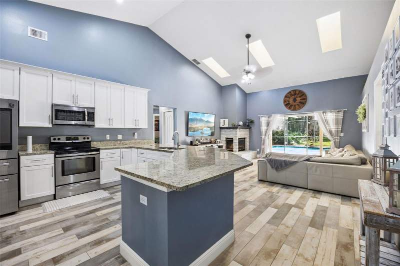 4 bedroom Single Family Residence at 1505 Grassy Ridge Lane, Sweetwater West, Apopka — photo 2