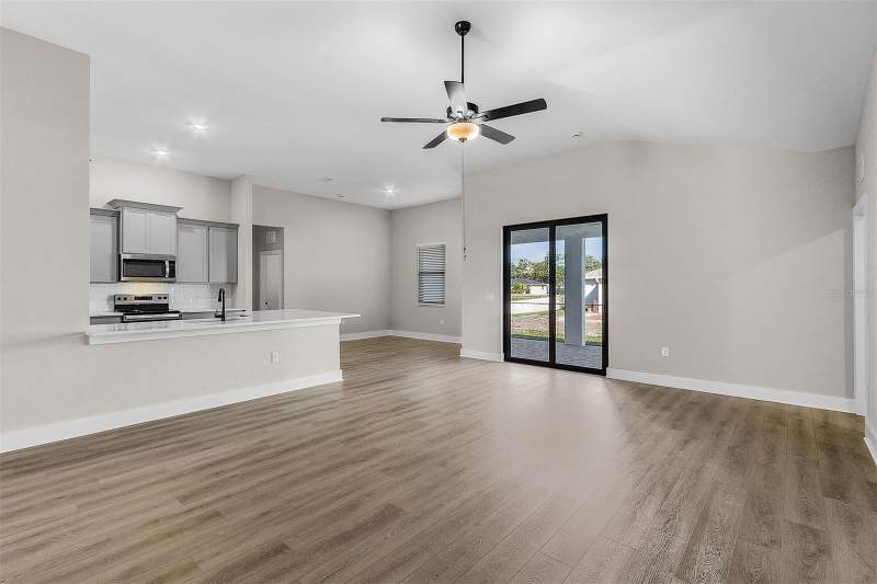 5 bedroom Single Family Residence at 4570 Gillot Boulevard, Port Charlotte Sec 056, Port Charlotte — photo 5
