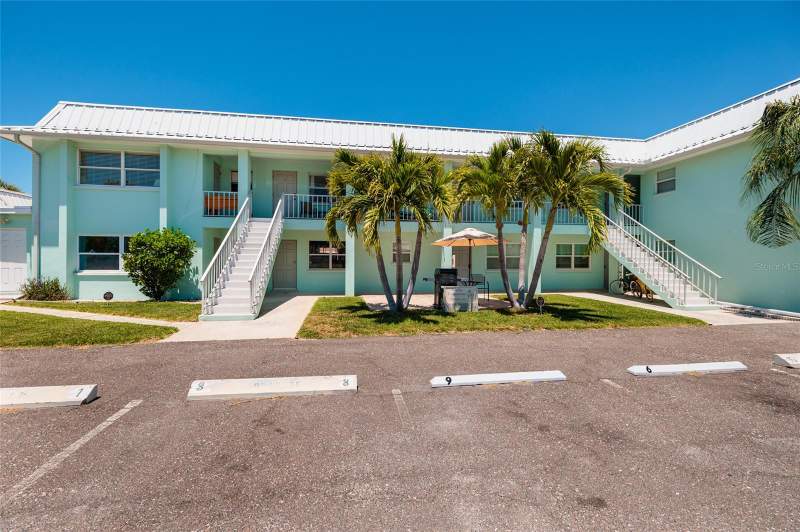 1 bedroom Condominium at 10 164th Avenue #1, Park-Vue Condo, Redington Beach — photo 2