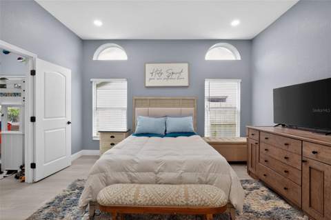 17721 Hampshire Oak Drive, Tampa FL - photo 19 of 35