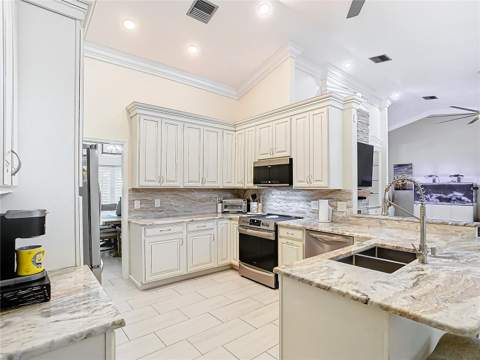 8707 Fernwicke Court, Orlando FL - photo 12 of 61