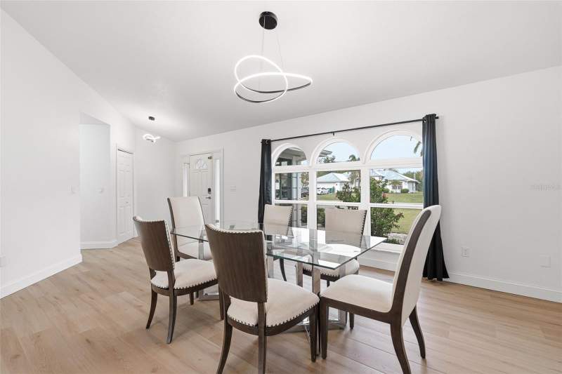 4 bedroom Single Family Residence at 4209 Flamingo Boulevard, Port Charlotte Sec 044, Port Charlotte — photo 4