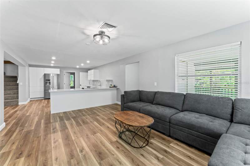 5 bedroom Single Family Residence at 1127 Wyatt Street, Barnes Sub, Clearwater — photo 5