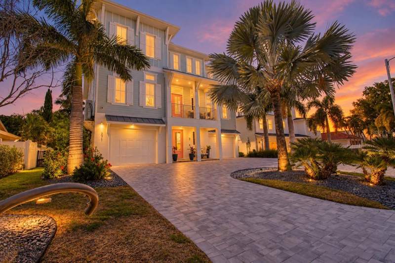 271 S JULIA CIRCLE home for sale in Vina-Del-Mar
