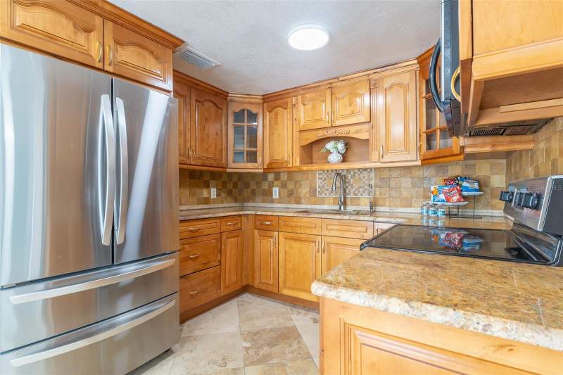 6 bedroom Single Family Residence at 4540 W JEAN STREET, WEST PARK ESTATES UNIT 4, TAMPA — photo 3
