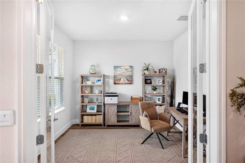 4 bedroom Single Family Residence at 18009 Tavernside Trail, Star Farms Ph V, Lakewood Ranch — photo 4