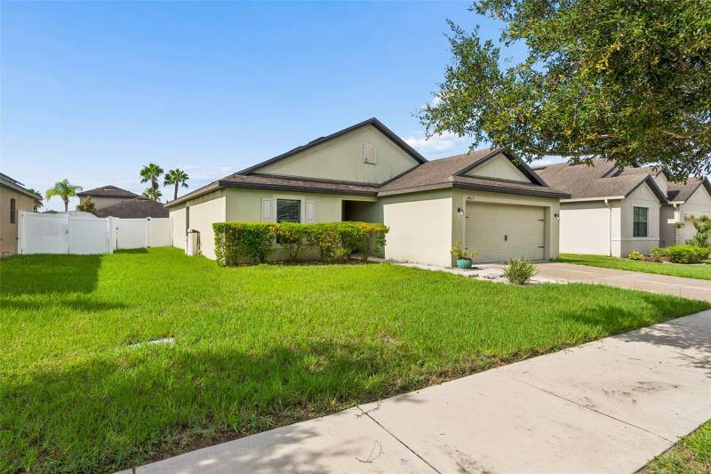 3 bedroom Single Family Residence at 14217 Alistar Manor Drive, Highland Estates Ph 2B, Wimauma — photo 2