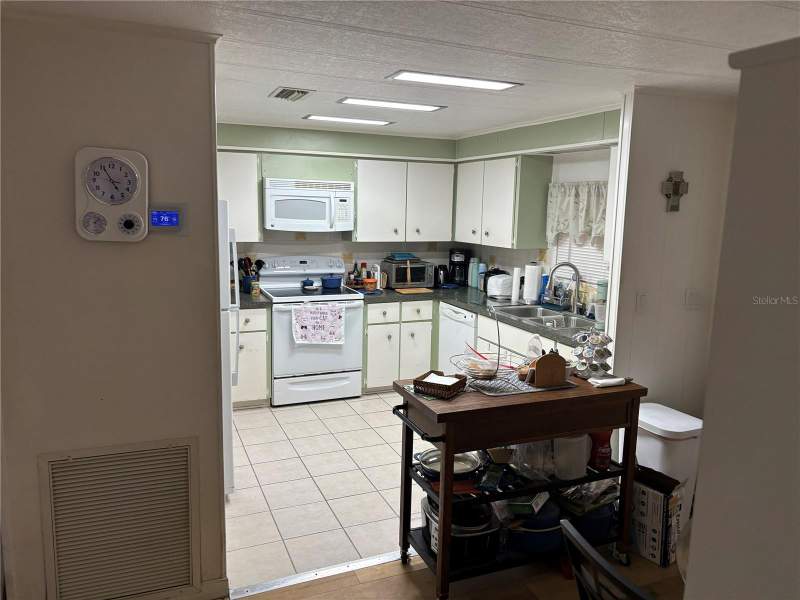 2 bedroom Manufactured Home at 3438 Banberry Circle #1790, Zellwood Station, Zellwood — photo 4