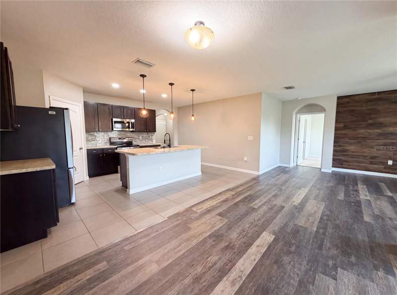 4 bedroom Single Family Residence at 16415 Treasure Point Drive, Dg Farms Ph 3A, Wimauma — photo 4