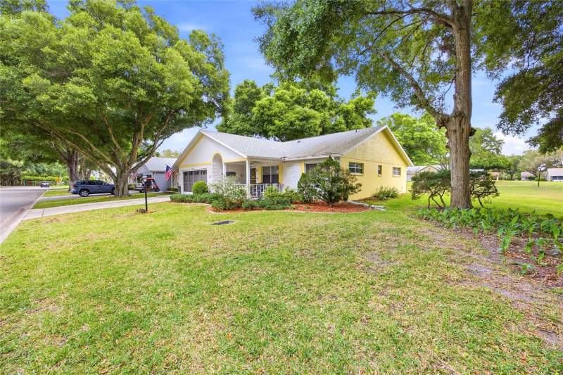 2 bedroom Villa at 9335 SW 85th Terrace #E, On Top Of The World, Ocala — photo 5