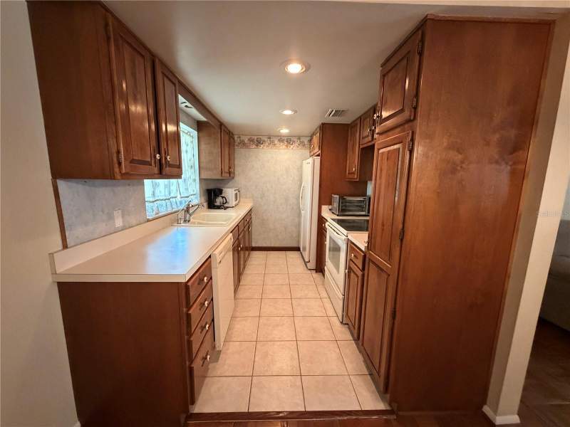 3 bedroom Single Family Residence at 6440 APPIAN WAY, ENGELWOOD PARK, ORLANDO — photo 2