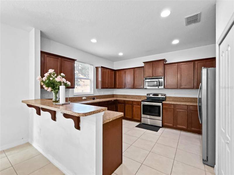 4 bedroom Single Family Residence at 16100 Yelloweyed Drive, Sawgrass Bay Ph 1B, Clermont — photo 4