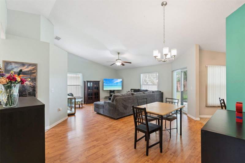 3 bedroom Single Family Residence at 319 STERLING LAKE DRIVE, SILVER GLEN, OCOEE — photo 5