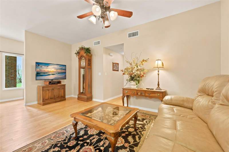2 bedroom Townhouse at 2760 NW 105th Drive, Williamsburg At Meadowbrook, Gainesville — photo 4