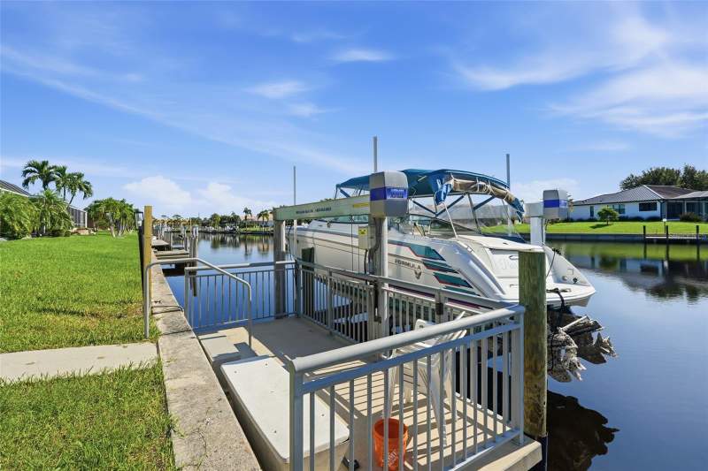 4 bedroom Single Family Residence at 414 Caicos Drive, Punta Gorda Isles Sec 11, Punta Gorda — photo 4