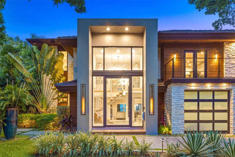 5 bedroom Single Family Residence at 1365 Brightwaters Boulevard, Snell Isle Brightwaters Sec 2, St Petersburg — photo 3