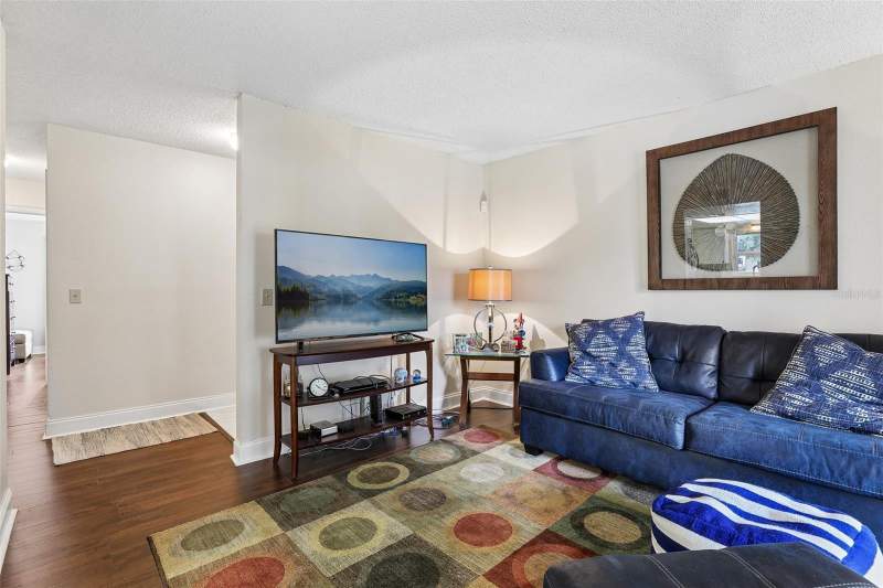 2 bedroom Condominium at 9902 Turf Way #6, Hawthorne Village, Orlando — photo 4