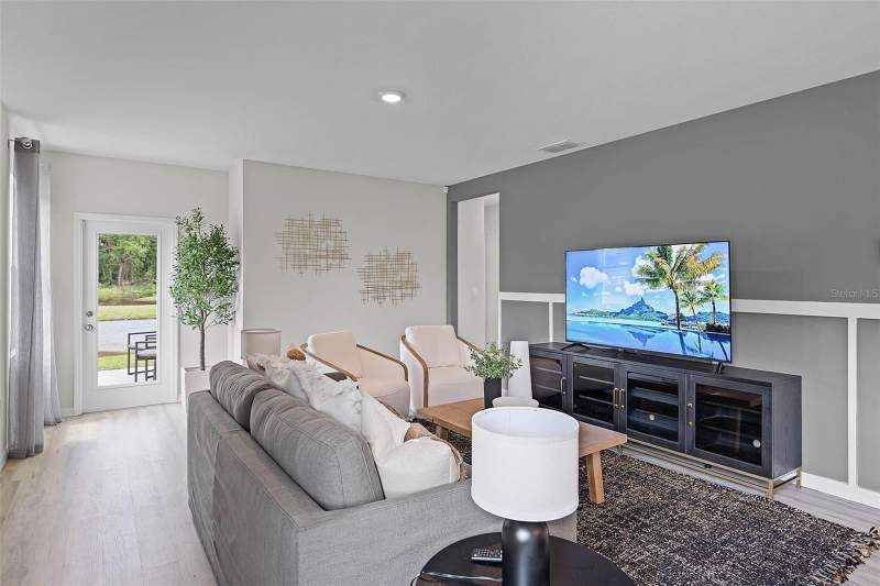 4 bedroom Single Family Residence at 1527 Las Palmas Street, Millstone, Lakeland — photo 2