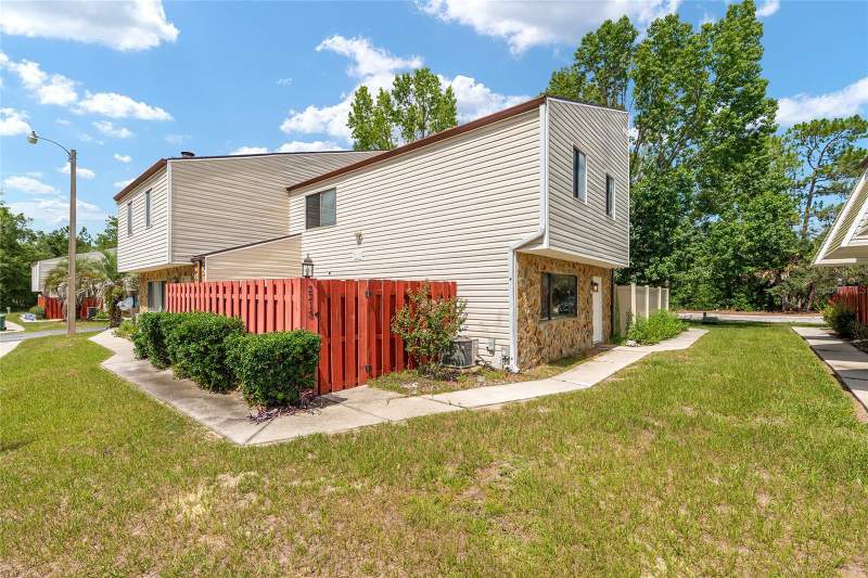 2 bedroom Condominium at 2213 NE 45th Avenue, Fountainbleau Royale, Ocala — photo 3