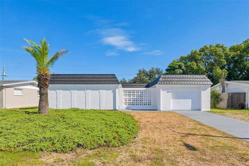 5137 MANOR DRIVE home for sale in Colonial Hills
