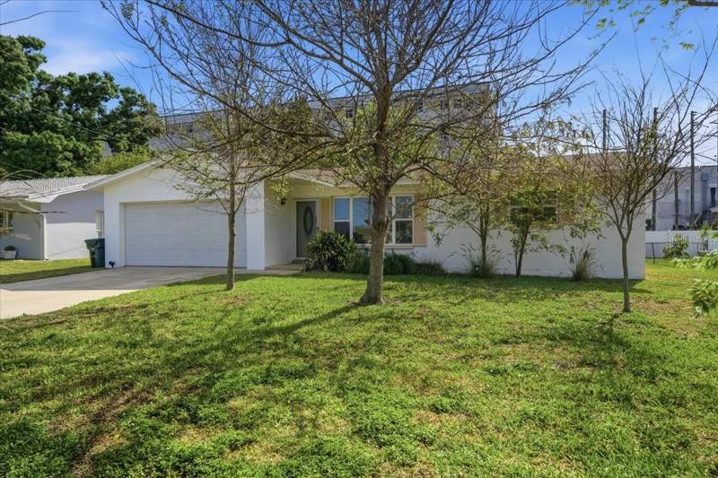 2 bedroom Single Family Residence at 140 PATLIN CIRCLE, BILTMORE ESTATES, LARGO — photo 2