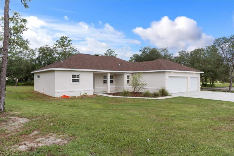 3 bedroom Single Family Residence at 8451 Nuzum Road, Royal Highlands, Weeki Wachee — photo 4