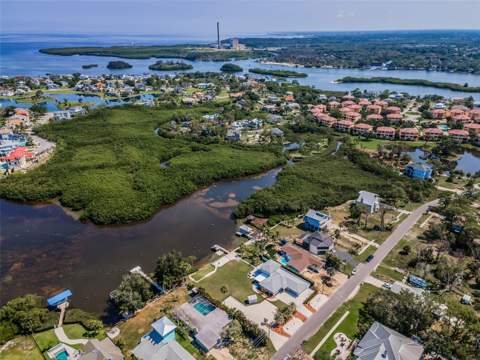 1620 Sea Breeze Drive, Tarpon Springs FL - photo 9 of 99