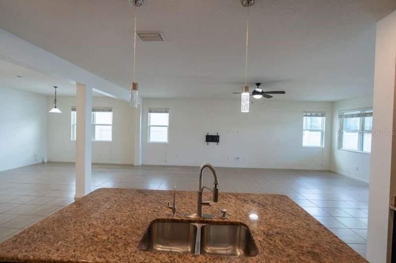 4 bedroom Single Family Residence at 11517 Palmetto Sands Court, West Lake Reserve, Tampa — photo 4