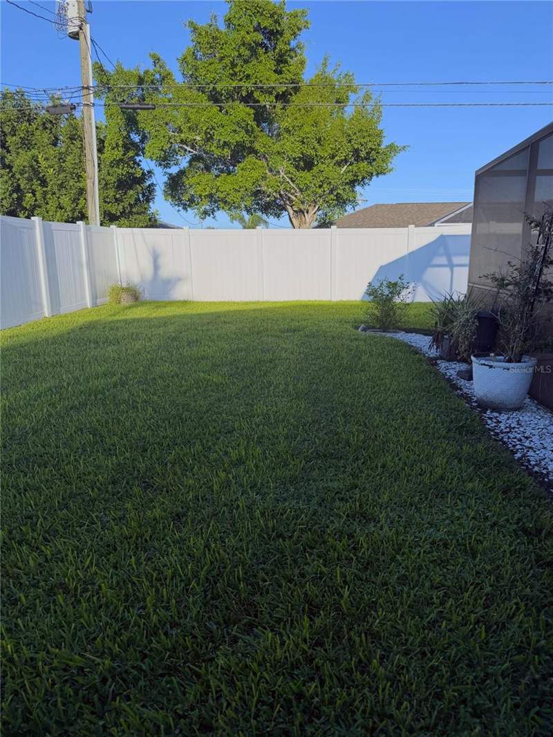 3 bedroom Single Family Residence at 1943 SE 8th Place, Cape Coral, Cape Coral — photo 4