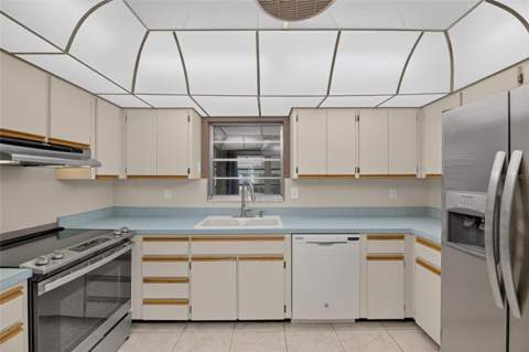1743 Coco Palm Circle, Sun City Center FL - photo 19 of 39