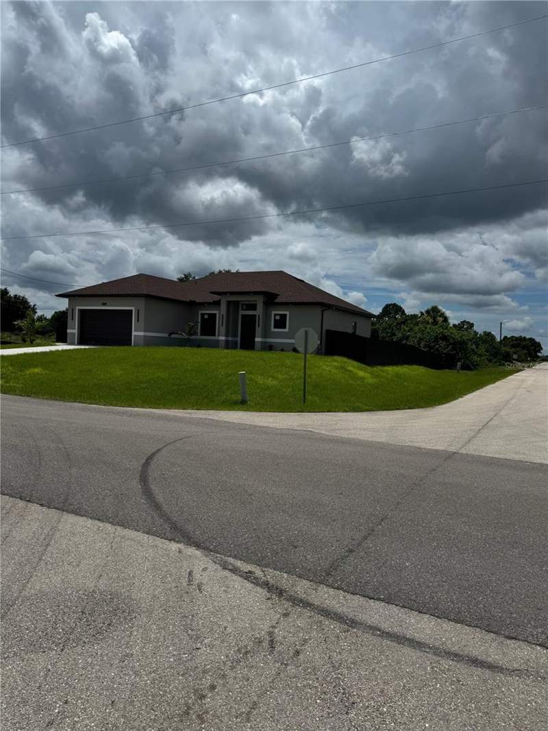 3 bedroom Single Family Residence at 3115 2nd Street, Lehigh Acres, Lehigh Acres — photo 3
