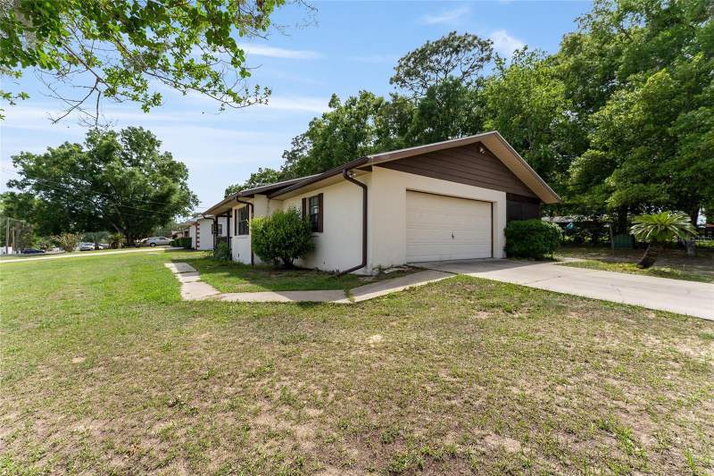 3 bedroom Single Family Residence at 11300 SE 74th Avenue, Belleview Oaks Estate, Belleview — photo 3