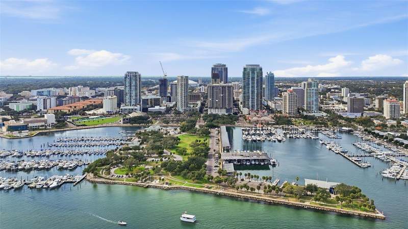 3 bedroom Condominium at 1 BEACH DRIVE #1610, BAYFRONT TOWER CONDO, ST PETERSBURG — photo 1