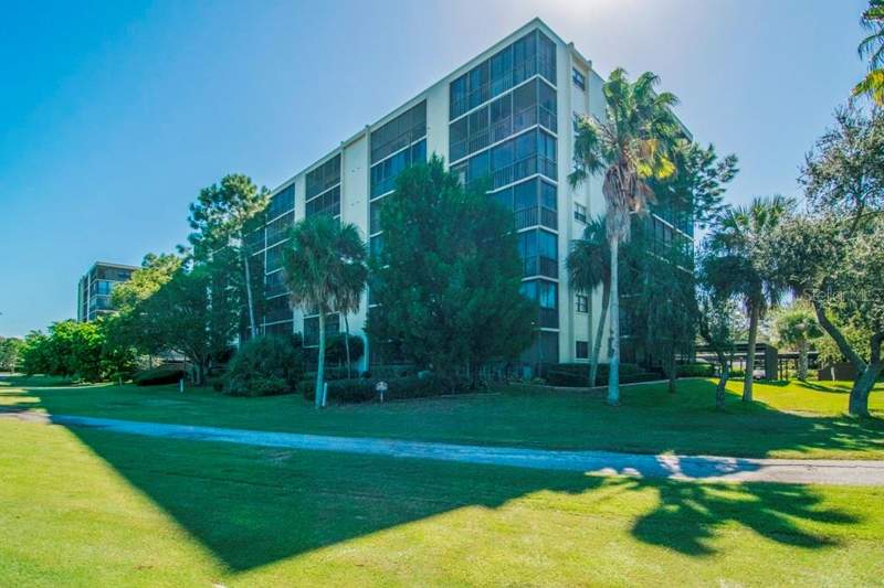 2 bedroom Condominium at 3300 COVE CAY DRIVE #1C, COVE CAY VILLAGE IV, CLEARWATER — photo 3