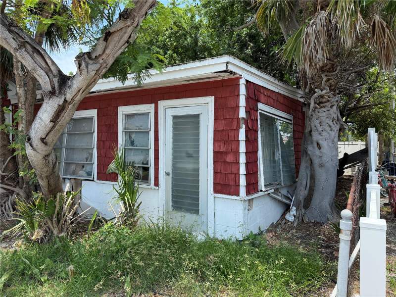 3 bedroom Single Family Residence at 116 85th Avenue, Herrons Sub 7, Treasure Island — photo 2
