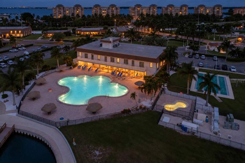 2 bedroom Condominium at 4900 Brittany Drive #313, Bayway Isles Point Brittany Six, St Petersburg — photo 3