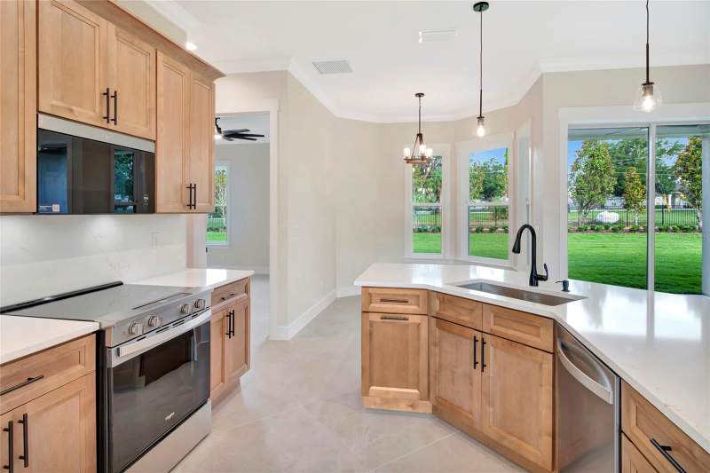 4 bedroom Single Family Residence at 17605 Ninth Street, Montverde, Montverde — photo 4