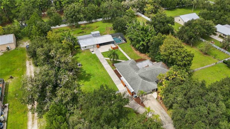 5 bedroom Single Family Residence at 7402 Castle Drive, Racimo Ranches, Sarasota — photo 2