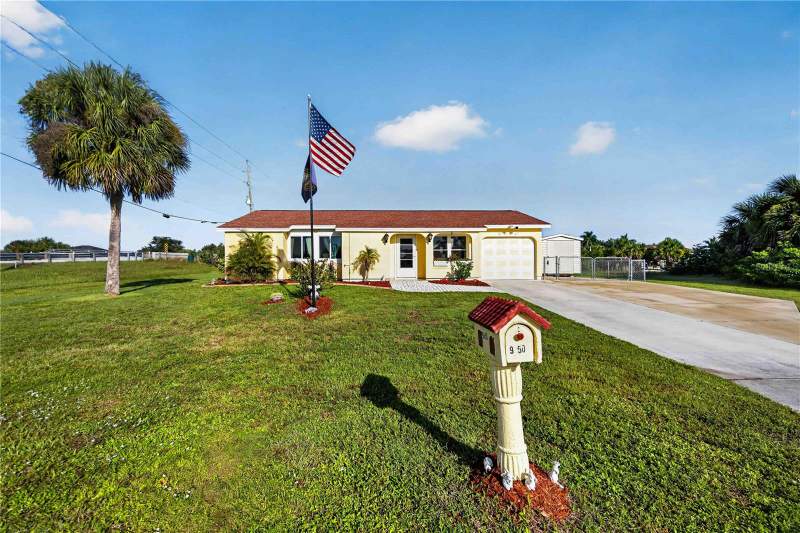 3 bedroom Single Family Residence at 9150 Arrid Circle, Port Charlotte Sec 081, Port Charlotte — photo 3