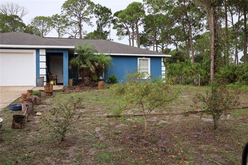3 bedroom Single Family Residence at 1102 Redbird Street, Leisure Lakes Sec 06, Lake Placid — photo 2
