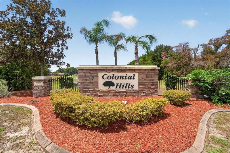 3 bedroom Single Family Residence at 12124 Colonial Estates Lane, Colonial Hills Ph 2, Riverview — photo 2