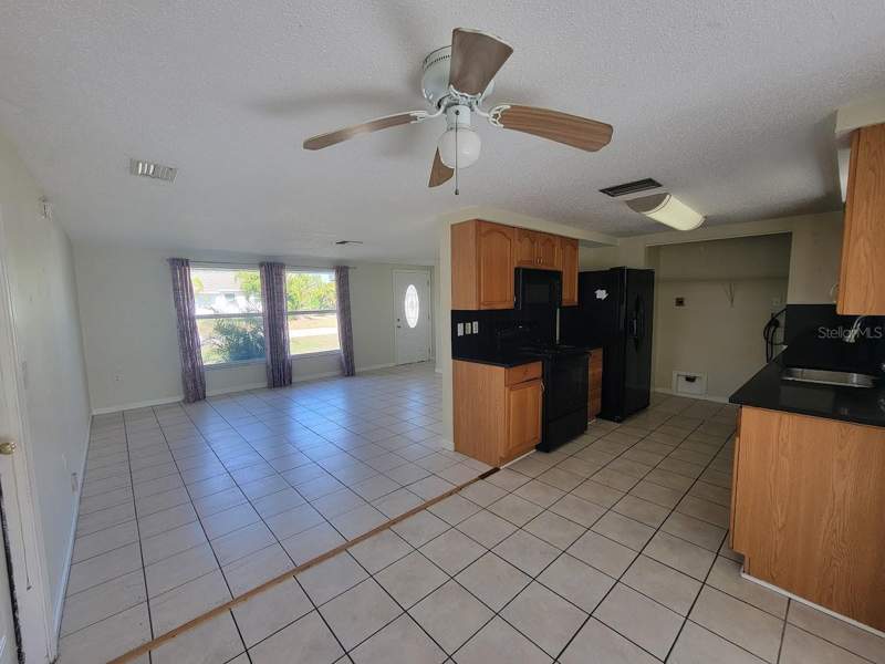 3 bedroom Single Family Residence at 22353 Buffalo Avenue, Port Charlotte Sec 007, Port Charlotte — photo 5