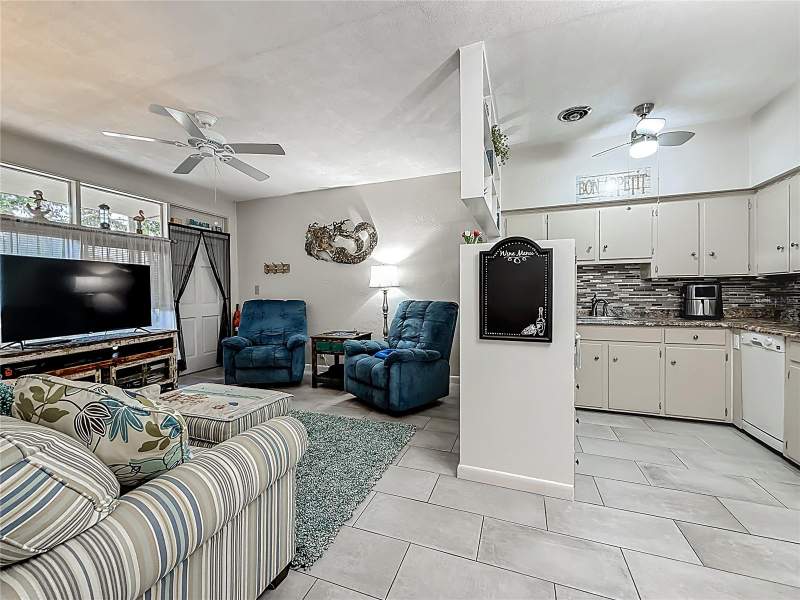 1 bedroom Condominium at 4051 58th Street #239C, Clearview Oaks Bldg 2, St Petersburg — photo 3