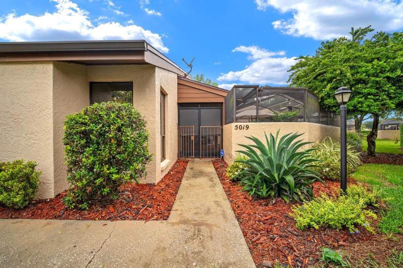3 bedroom Townhouse at 5019 Umber Way, Heatherwood Villg Un 1 Ph 1, Tampa — photo 2