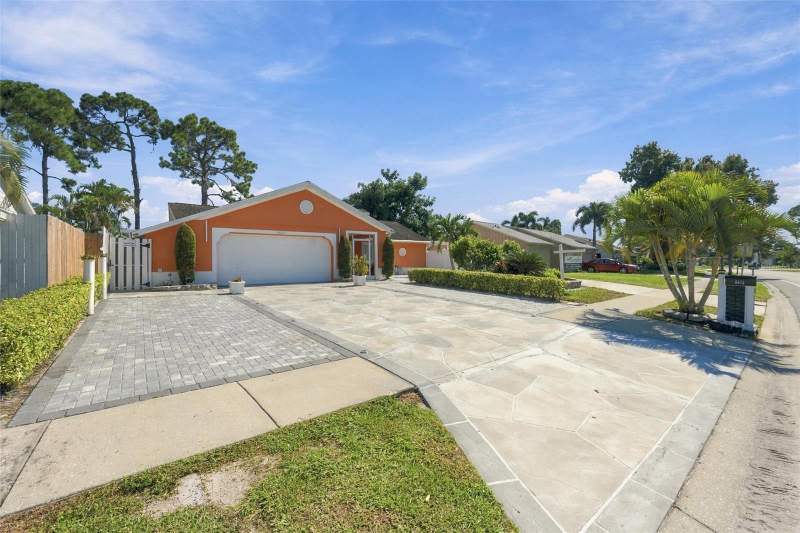 3 bedroom Single Family Residence at 6625 Mauna Loa Boulevard, Lake Sarasota, Sarasota — photo 4