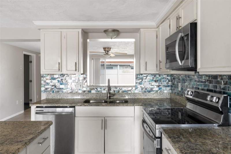 4 bedroom Single Family Residence at 2344 Tahitian Drive, Tahitian Homes, Holiday — photo 5