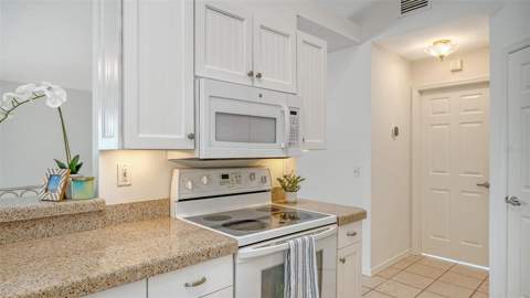 23 Arbor Oaks Drive, Sarasota FL - photo 13 of 33