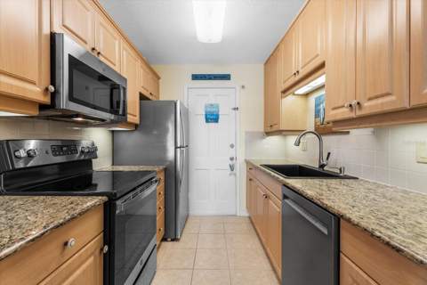 200 The Esplanade #B15, Venice FL - photo 10 of 39