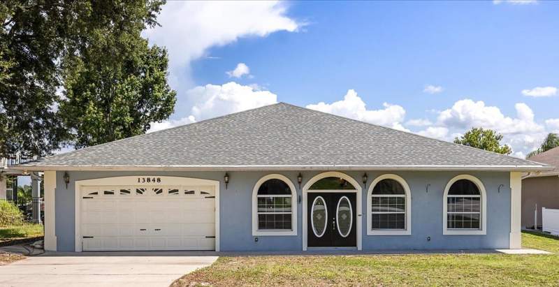 4 bedroom Single Family Residence at 13848 VISTA DEL LAGO BOULEVARD, VISTAS SUB, CLERMONT — photo 2