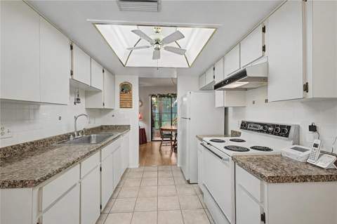 6591 Brambleleaf Drive, Spring Hill FL - photo 13 of 45